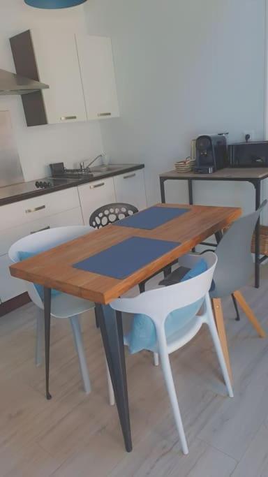 ביניק Charmante Petite Maison A 2 Pas De La Mer Maison 6 מראה חיצוני תמונה